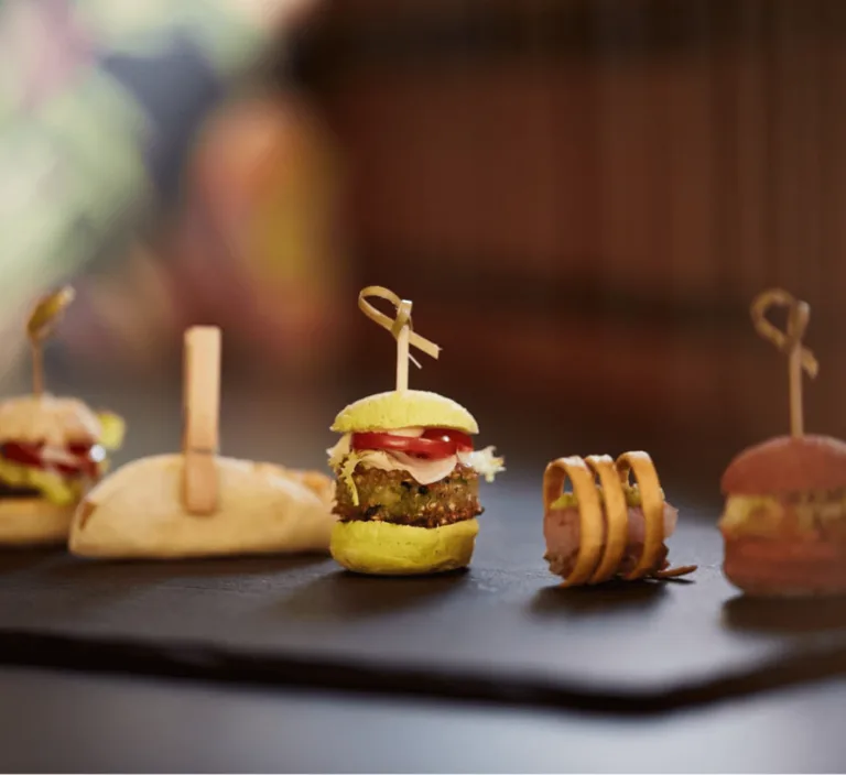 Catering box aperitivo sola consegna Lugano per feste, compleanni, anniversari, matrimoni, pensione, battesimi, cresime